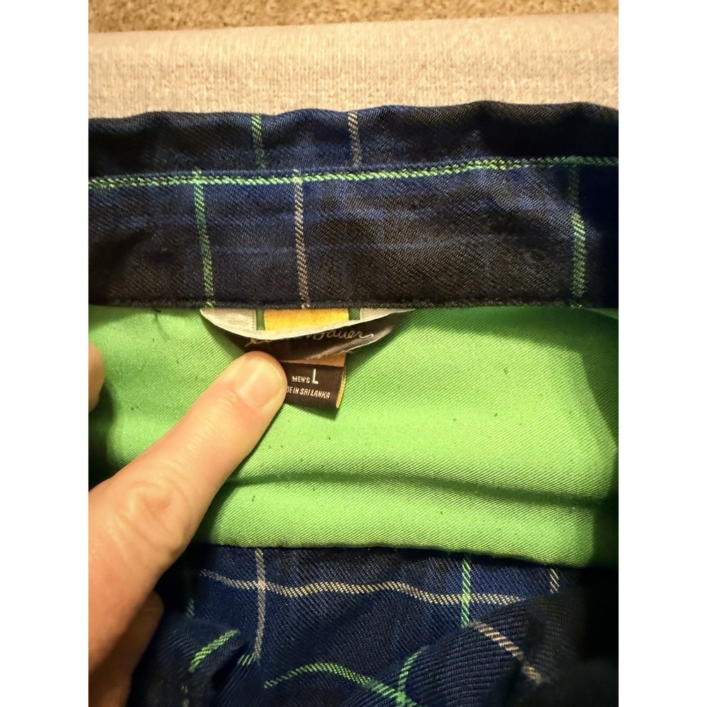 Eddie Bauer Plaid Shirt Mens L Blue Long Sleeve Button Up‎ Outdoor Hiking Casual - Picture 2 of 6